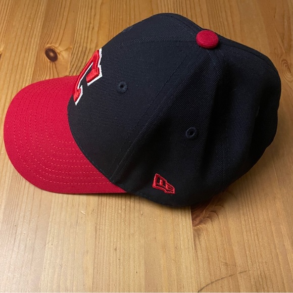 Youth New Era Navy Cleveland Guardians Authentic Collection On-Field Home Hat - Picture 2 of 9